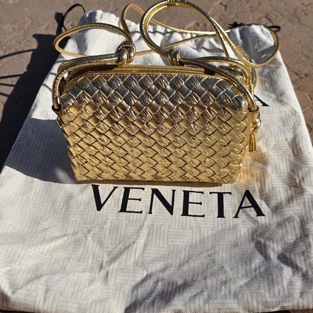 New Bottega Veneta Mini Loop Camera Bag (Ramadan Exclusive) - Picture 3 of 5